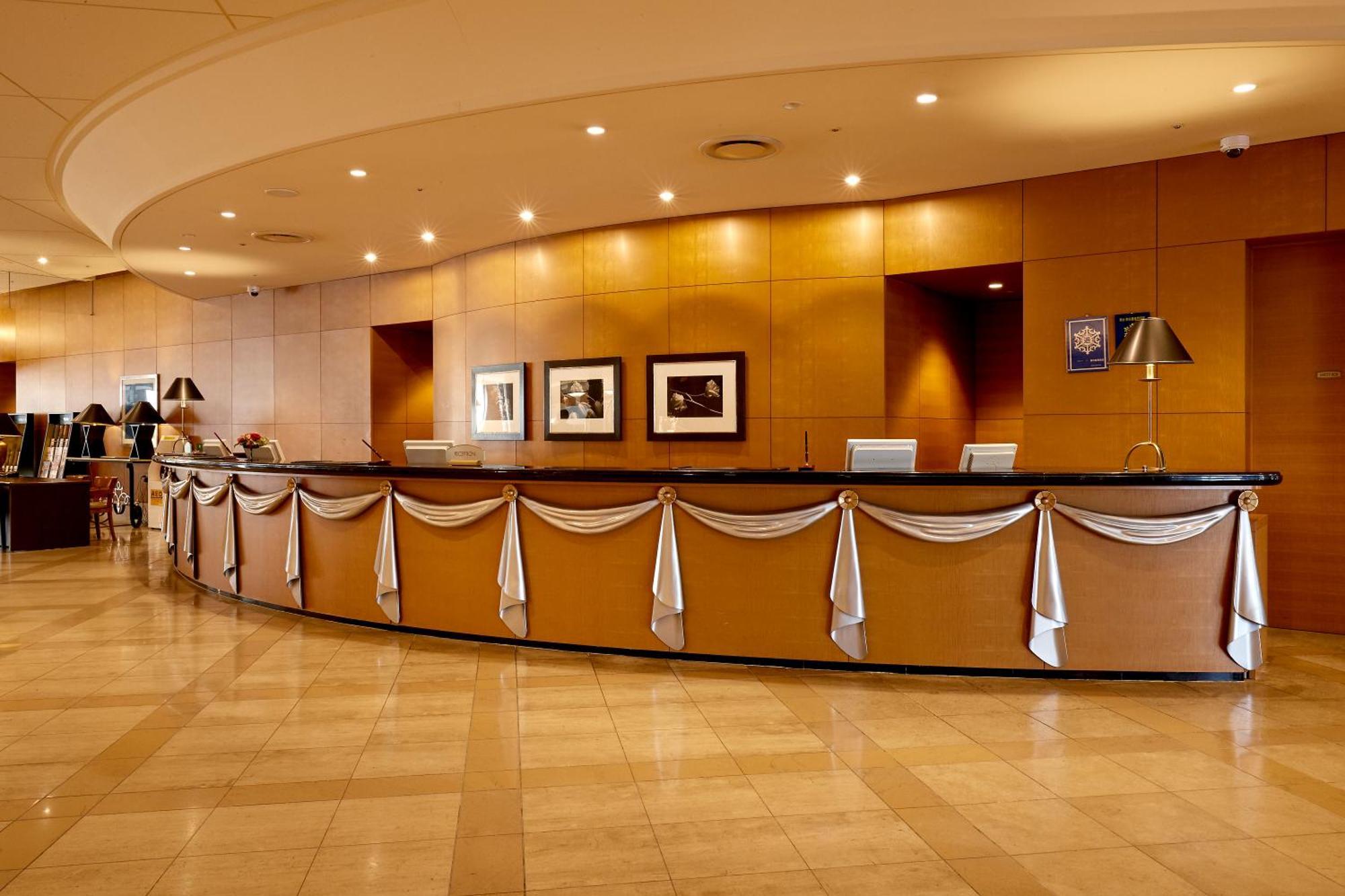 فندق مياكو جيفو ناجاراجاوا غيفو المظهر الخارجي الصورة The reception area of the Qantas International Lounge at Sydney Airport