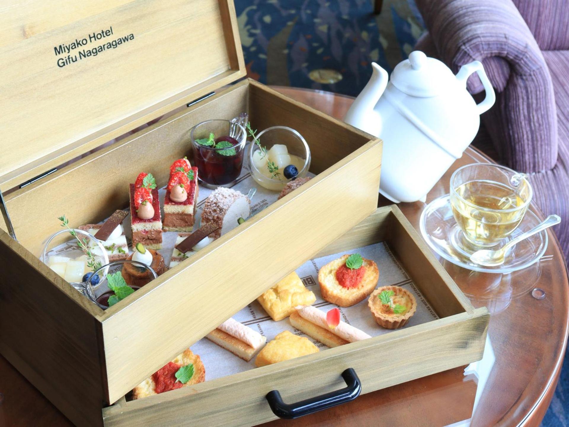 فندق مياكو جيفو ناجاراجاوا غيفو المظهر الخارجي الصورة Afternoon tea at the hotel